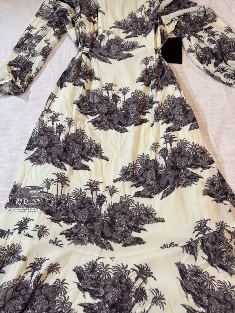 ✨ Tuckernuck x India Hicks Toile Hibiscus Hill Dress ✨ - Picture 5 of 9